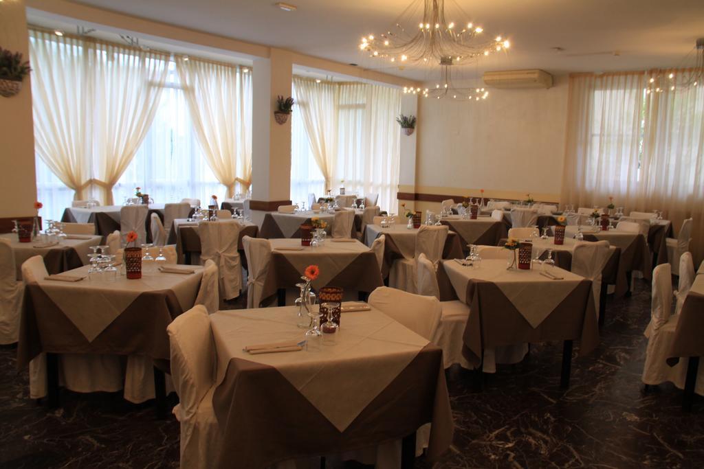 Hotel Bisanzio Червія Екстер'єр фото